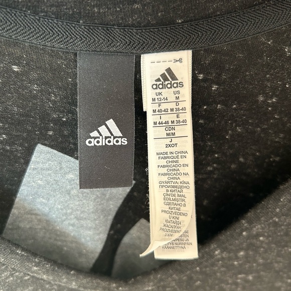 Adidas Women’s Winners Tee T-Shirt V-Neck Back Logo Heathered Black Grey Sz M - Picture 2 of 5